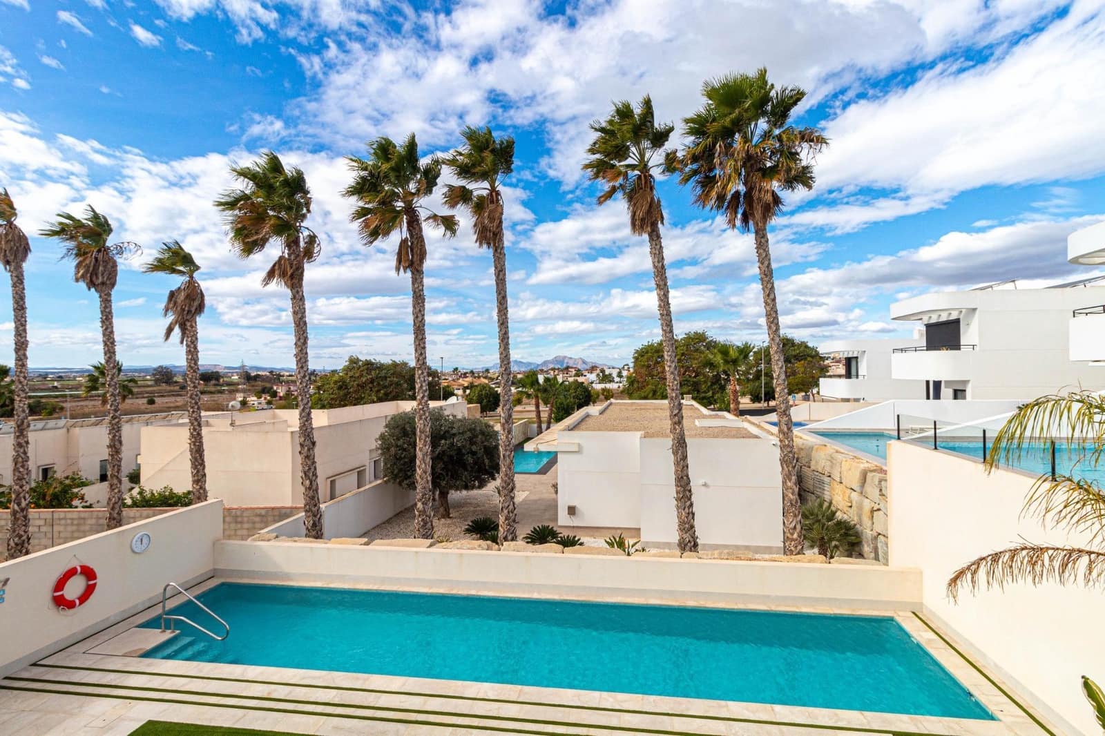 4 makuuhuone Huvila myytävänä paikassa San Fulgencio mukana uima-altaan 
autotalli - 985 000 € (Ref: 8869649)