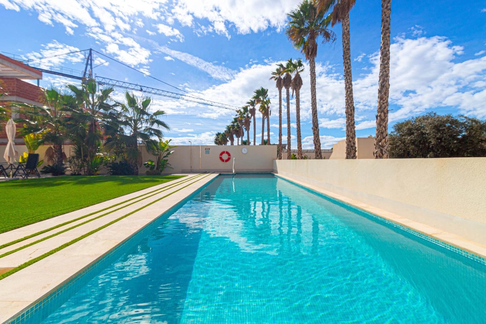 4 makuuhuone Huvila myytävänä paikassa San Fulgencio mukana uima-altaan 
autotalli - 985 000 € (Ref: 8869649)