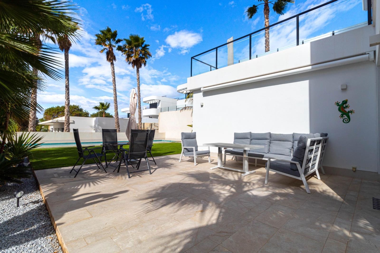 4 makuuhuone Huvila myytävänä paikassa San Fulgencio mukana uima-altaan 
autotalli - 985 000 € (Ref: 8869649)