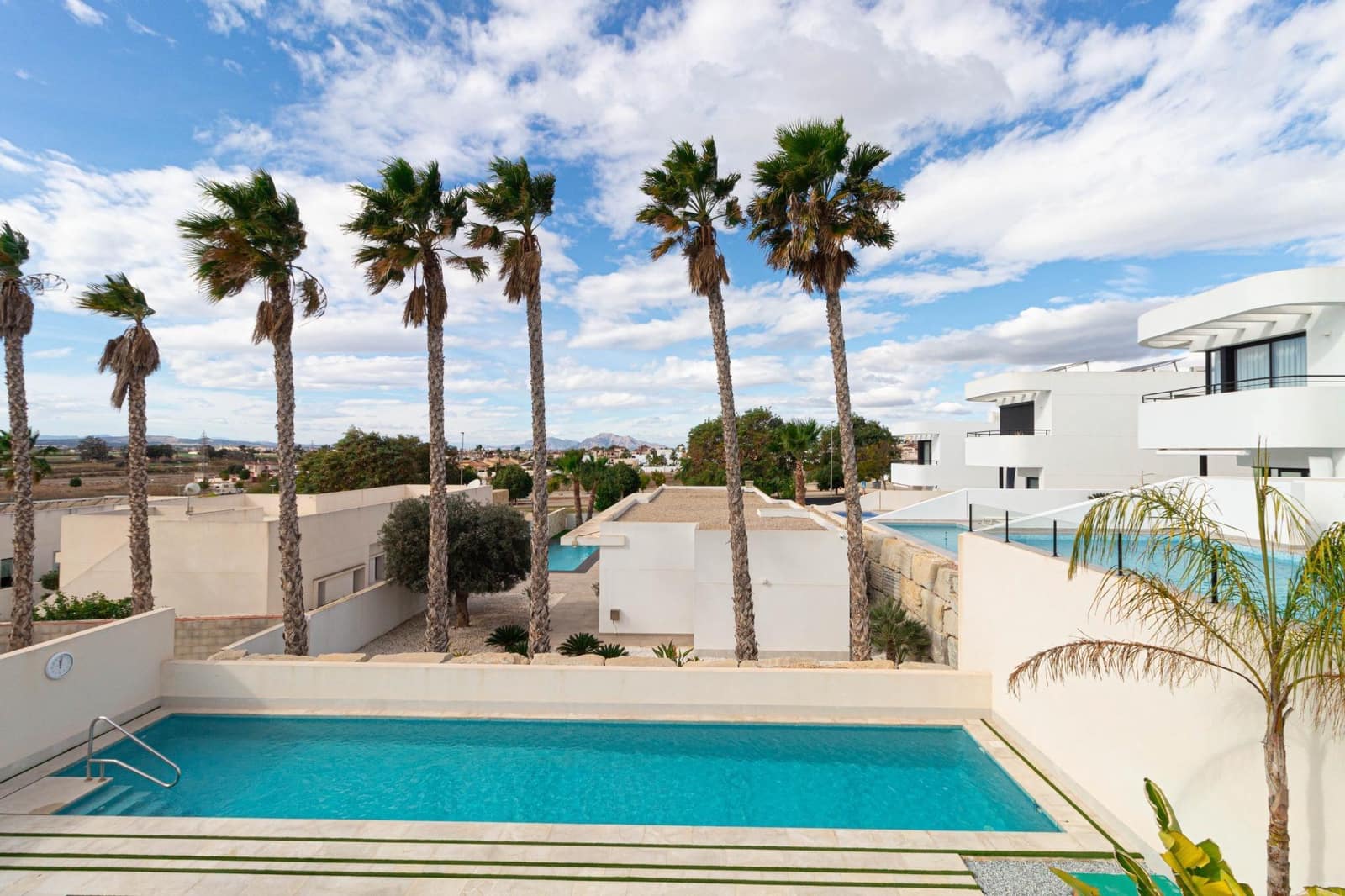 4 makuuhuone Huvila myytävänä paikassa San Fulgencio mukana uima-altaan 
autotalli - 985 000 € (Ref: 8869649)