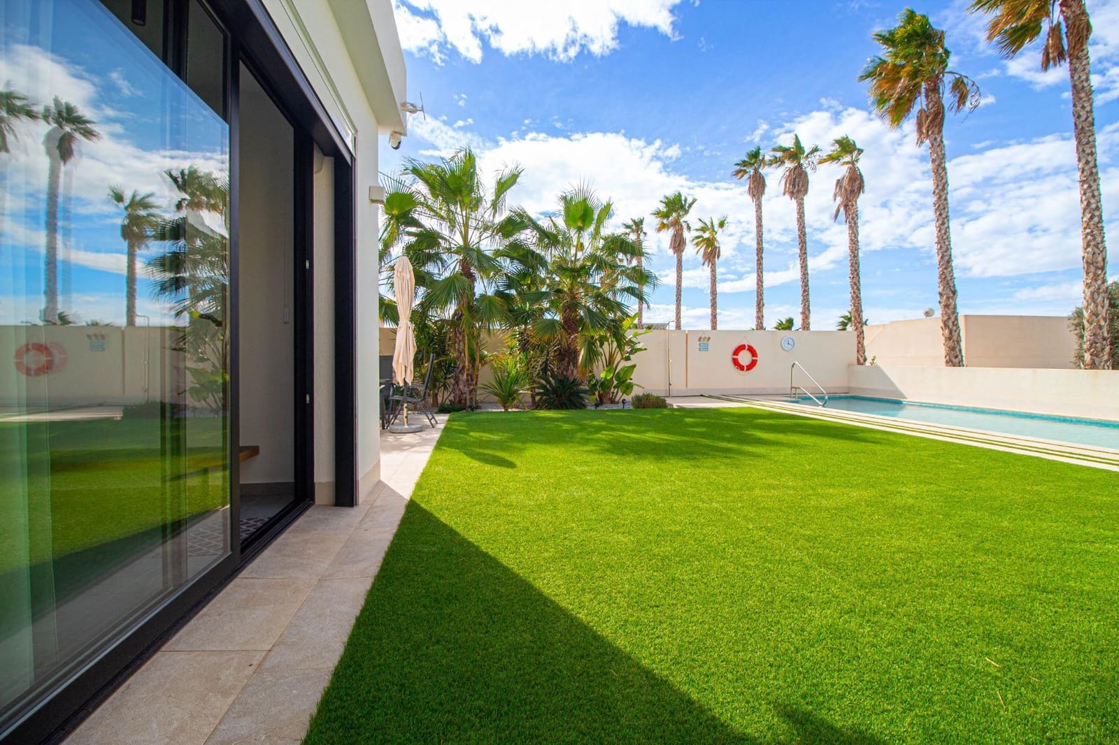 4 makuuhuone Huvila myytävänä paikassa San Fulgencio mukana uima-altaan 
autotalli - 985 000 € (Ref: 8869649)