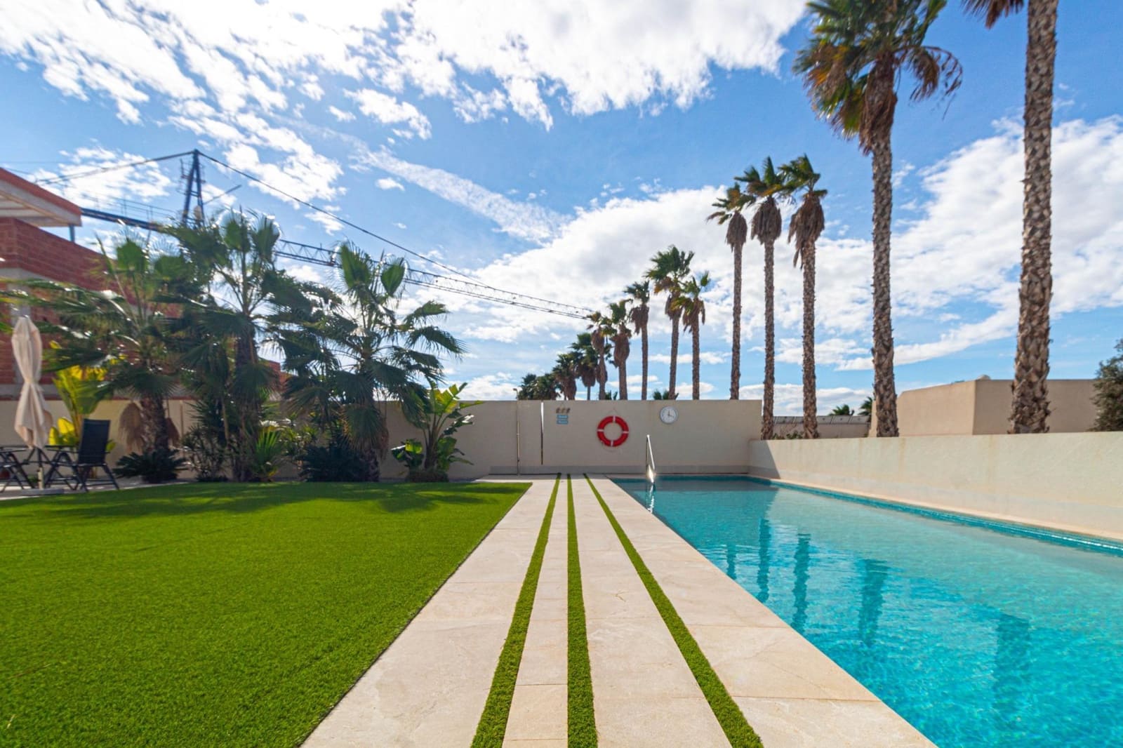 4 makuuhuone Huvila myytävänä paikassa San Fulgencio mukana uima-altaan 
autotalli - 985 000 € (Ref: 8869649)