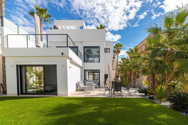 4 makuuhuone Huvila myytävänä paikassa San Fulgencio mukana uima-altaan 
autotalli - 985 000 € (Ref: 8869649)