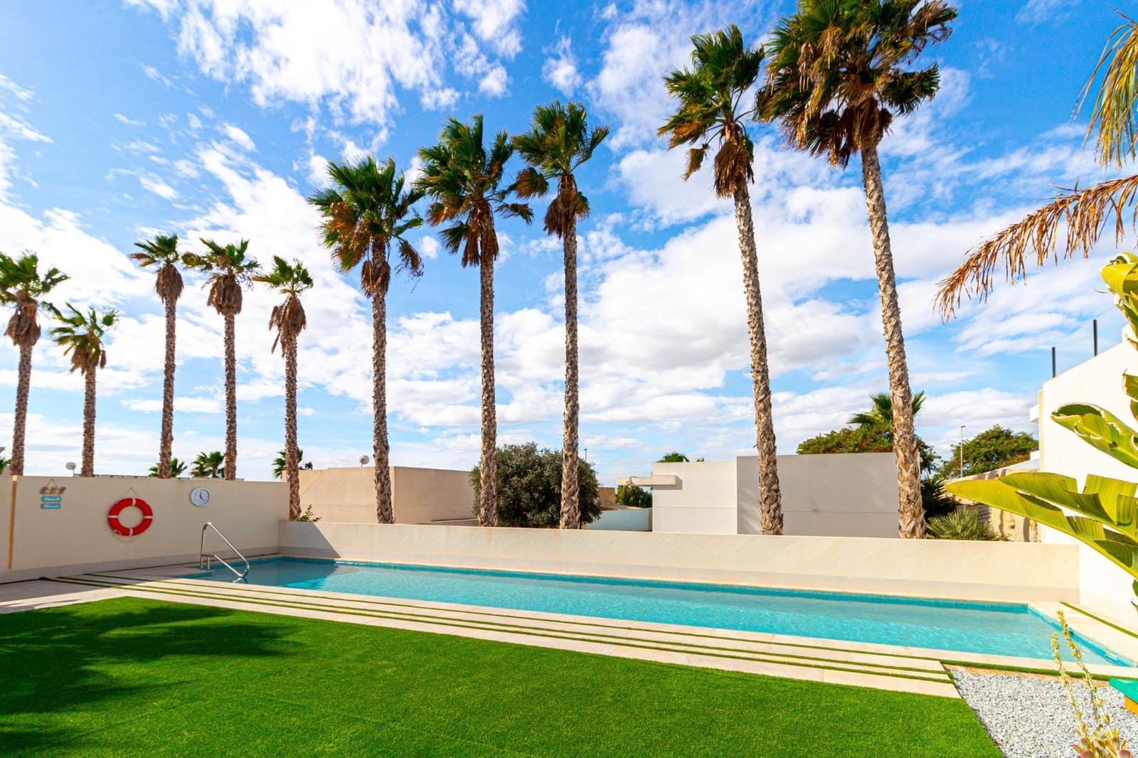 4 makuuhuone Huvila myytävänä paikassa San Fulgencio mukana uima-altaan 
autotalli - 985 000 € (Ref: 8869649)