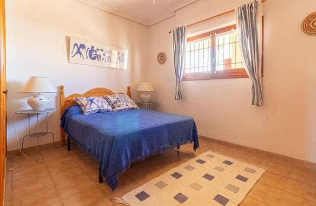 Apartamento de 2 habitaciones en Punta Prima, Orihuela en venta con piscina - 149.000 € (Ref: 8869651)