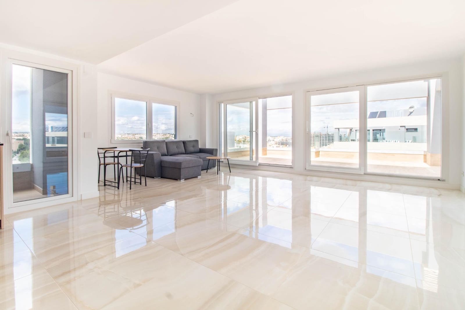 2 quarto Penthouse para venda em Orihuela Costa com piscina - 649 000 € (Ref: 8902282)