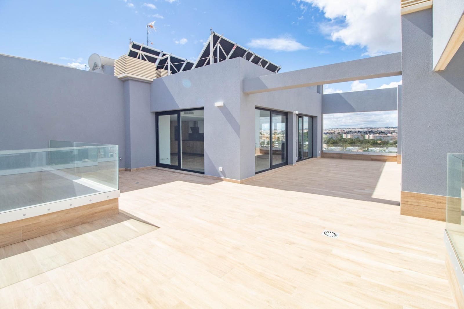 2 quarto Penthouse para venda em Orihuela Costa com piscina - 649 000 € (Ref: 8902282)