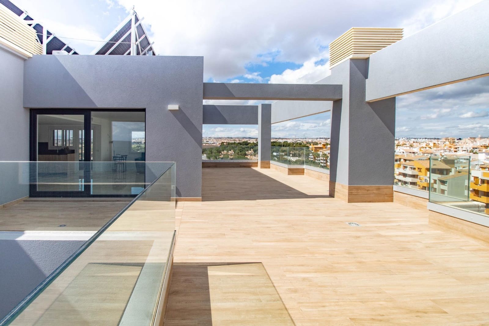 2 quarto Penthouse para venda em Orihuela Costa com piscina - 649 000 € (Ref: 8902282)