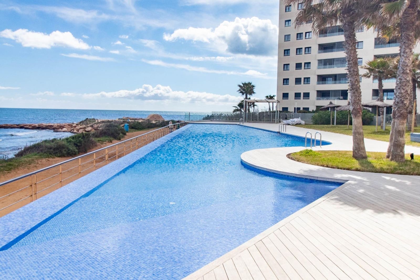 2 quarto Penthouse para venda em Orihuela Costa com piscina - 649 000 € (Ref: 8902282)