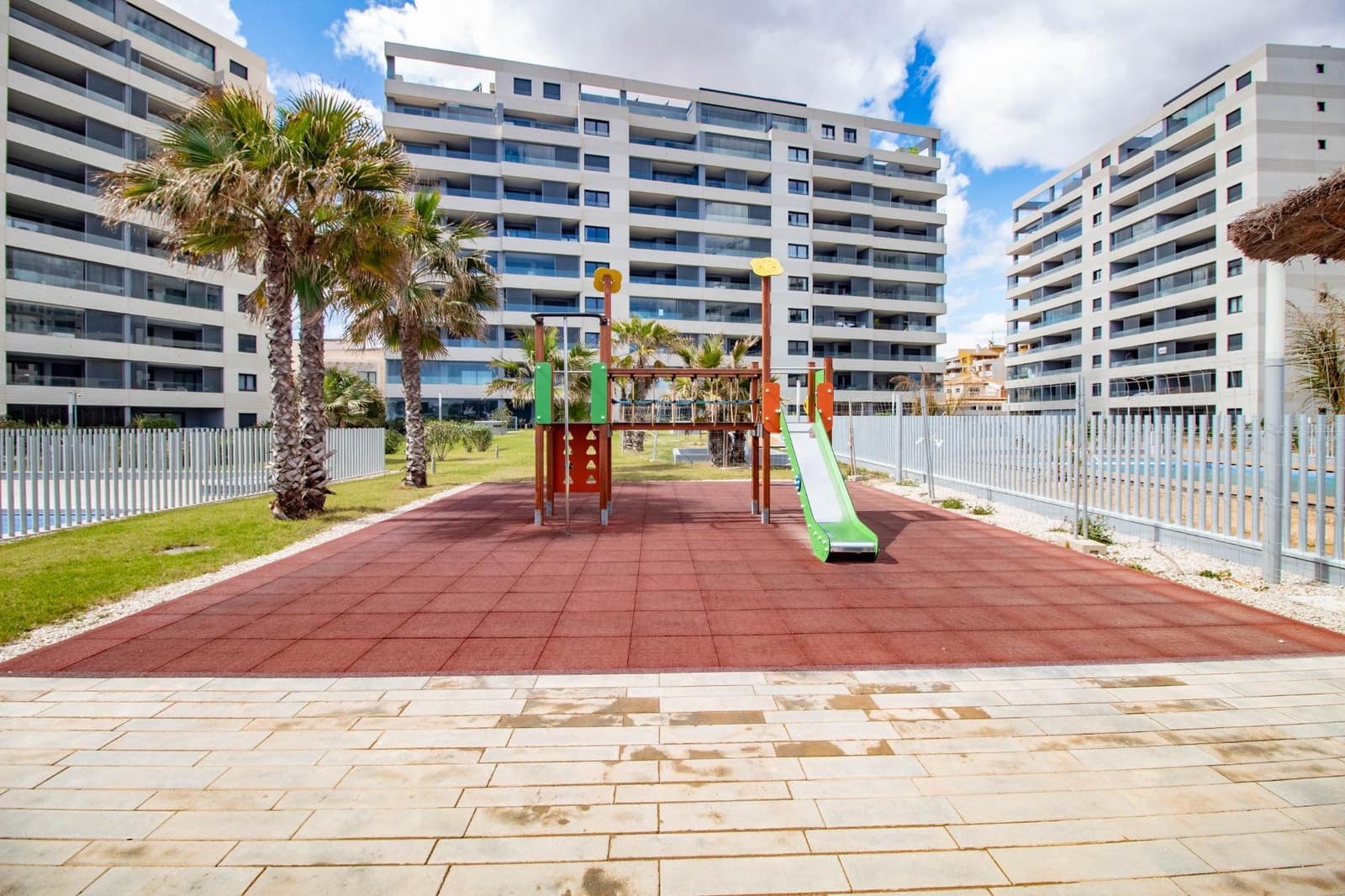 2 quarto Penthouse para venda em Orihuela Costa com piscina - 649 000 € (Ref: 8902282)