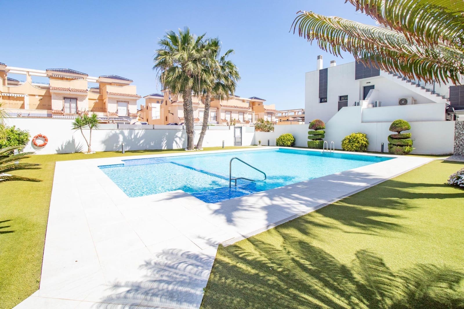 2 quarto Bungalow para venda em Torre de la Horadada com piscina - 295 000 € (Ref: 8926652)