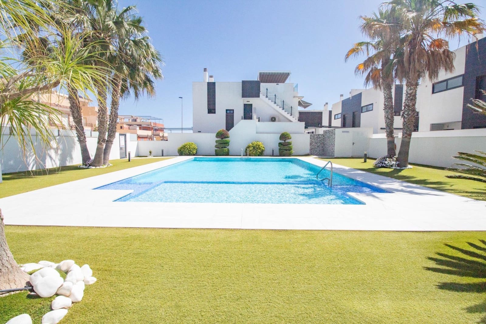 2 quarto Bungalow para venda em Torre de la Horadada com piscina - 295 000 € (Ref: 8926652)