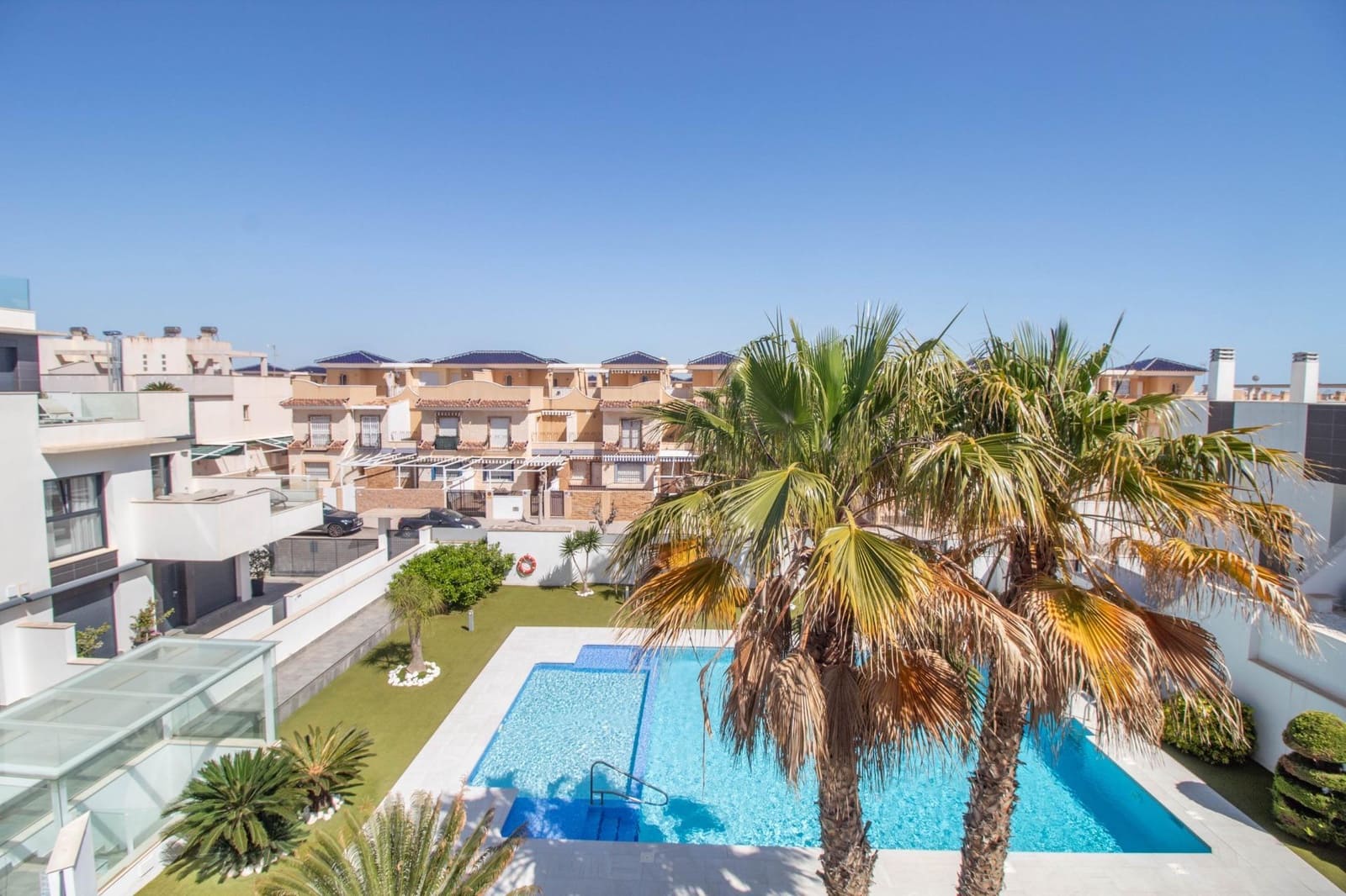 2 quarto Bungalow para venda em Torre de la Horadada com piscina - 295 000 € (Ref: 8926652)