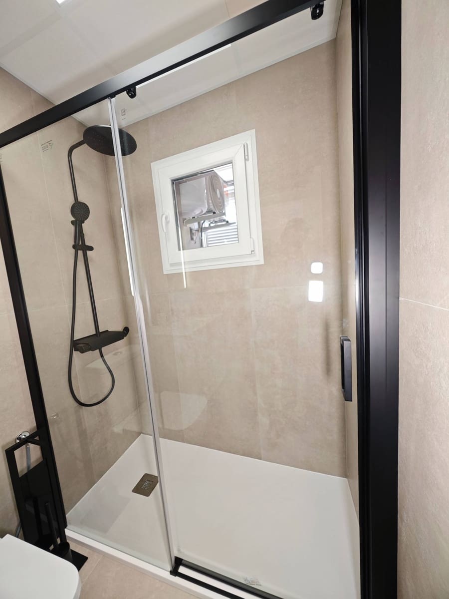 2 soveværelse Lejlighed til salg i Torrevieja med swimmingpool - € 187.000 (Ref: 8930403)