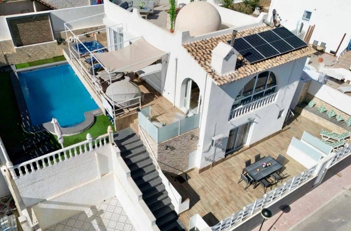 5 soveværelse Villa til salg i Blue Lagoon med swimmingpool - € 379.900 (Ref: 8939548)