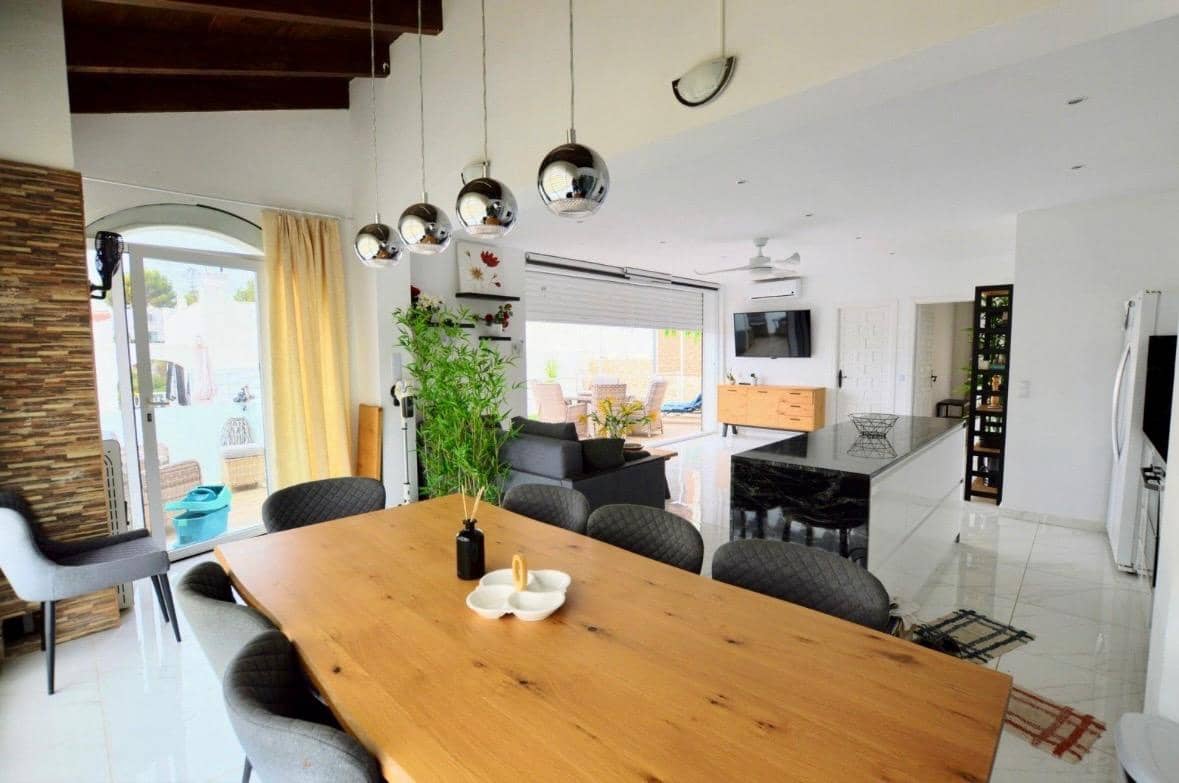 5 soveværelse Villa til salg i Blue Lagoon med swimmingpool - € 379.900 (Ref: 8939548)