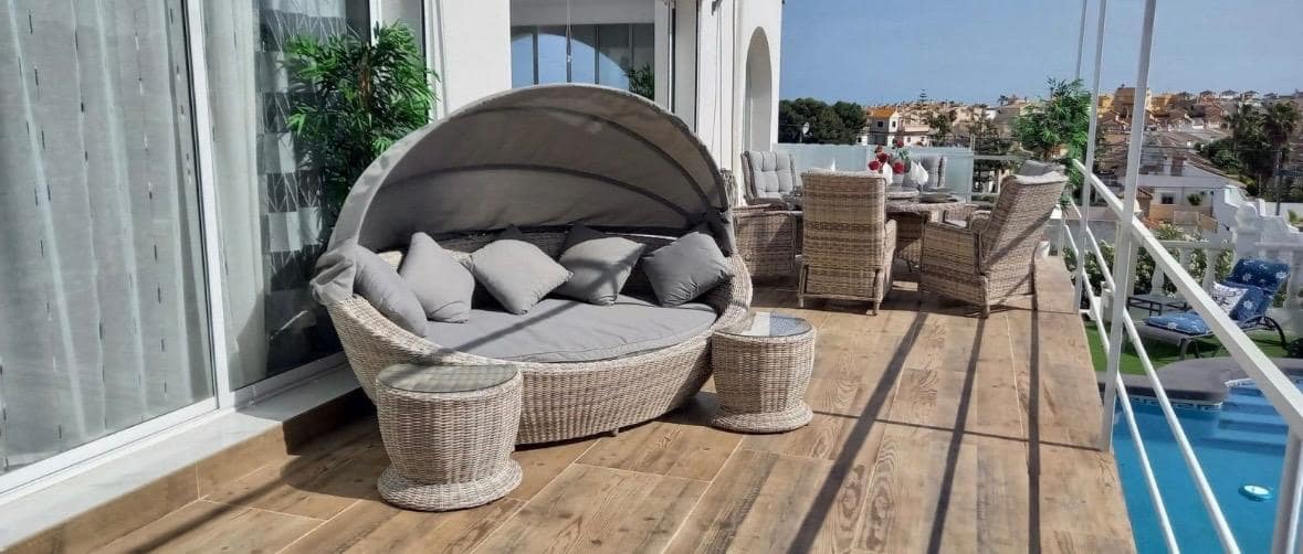 5 soveværelse Villa til salg i Blue Lagoon med swimmingpool - € 379.900 (Ref: 8939548)