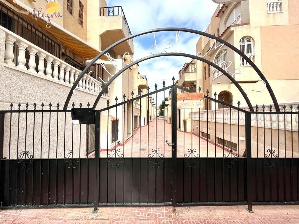 3 quarto Moradia Geminada para venda em Torrevieja com piscina - 159 900 € (Ref: 8940032)