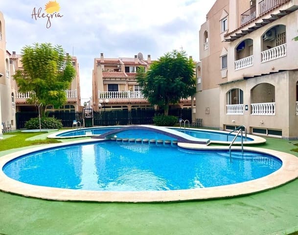 3 soverom Kjedet enebolig til salgs i Avenida Habaneras - Curva de Palangre, Torrevieja med svømmebasseng - € 159 900 (Ref: 8940032)