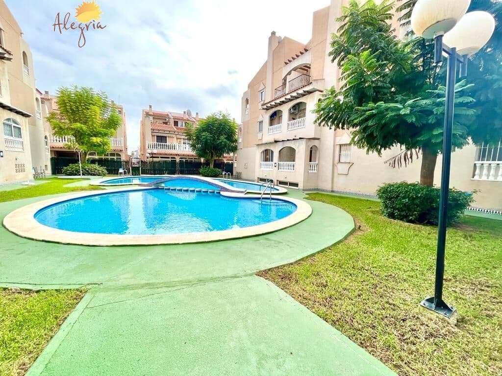 3 quarto Moradia Geminada para venda em Torrevieja com piscina - 159 900 € (Ref: 8940032)