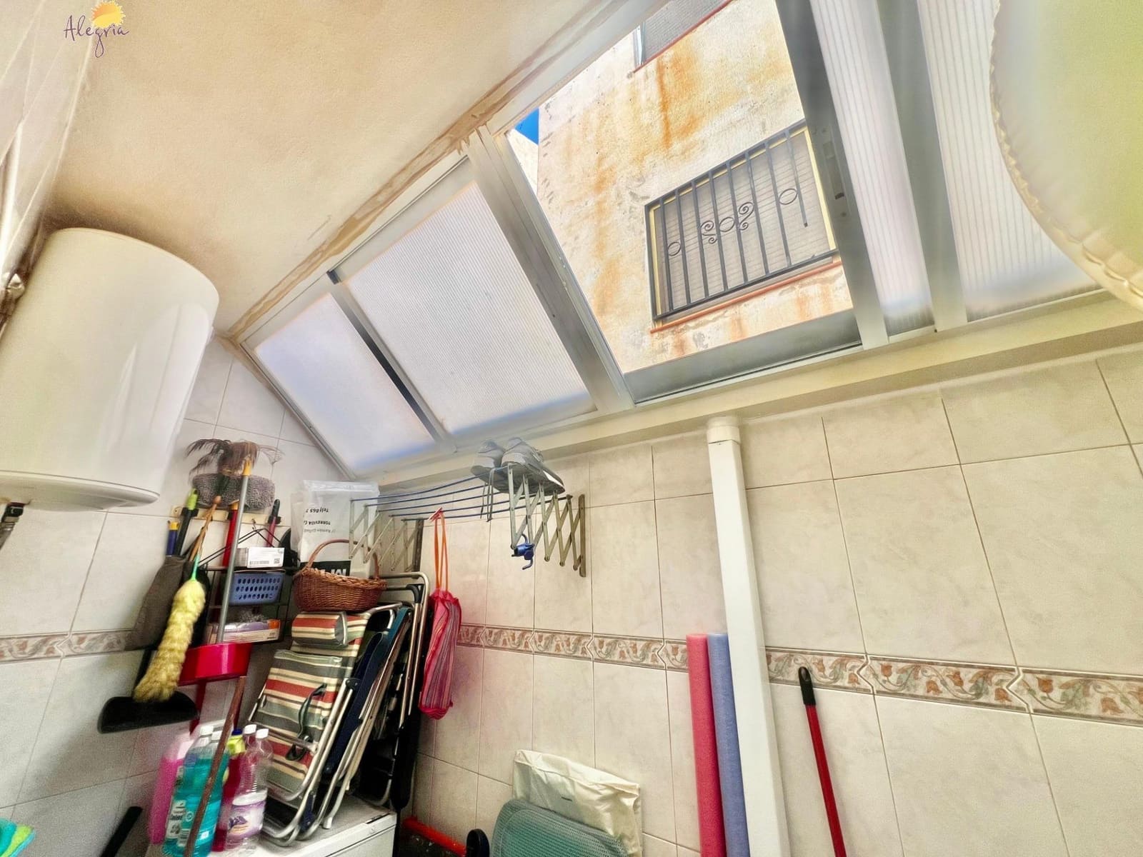 3 quarto Moradia Geminada para venda em Torrevieja com piscina - 159 900 € (Ref: 8940032)