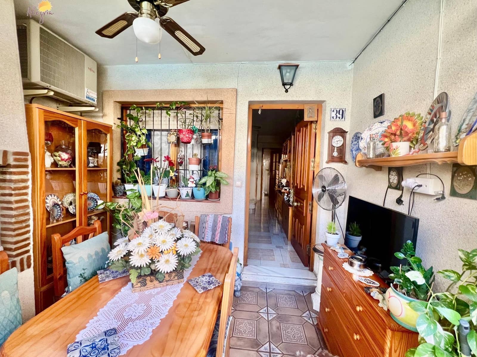 3 quarto Moradia Geminada para venda em Torrevieja com piscina - 159 900 € (Ref: 8940032)