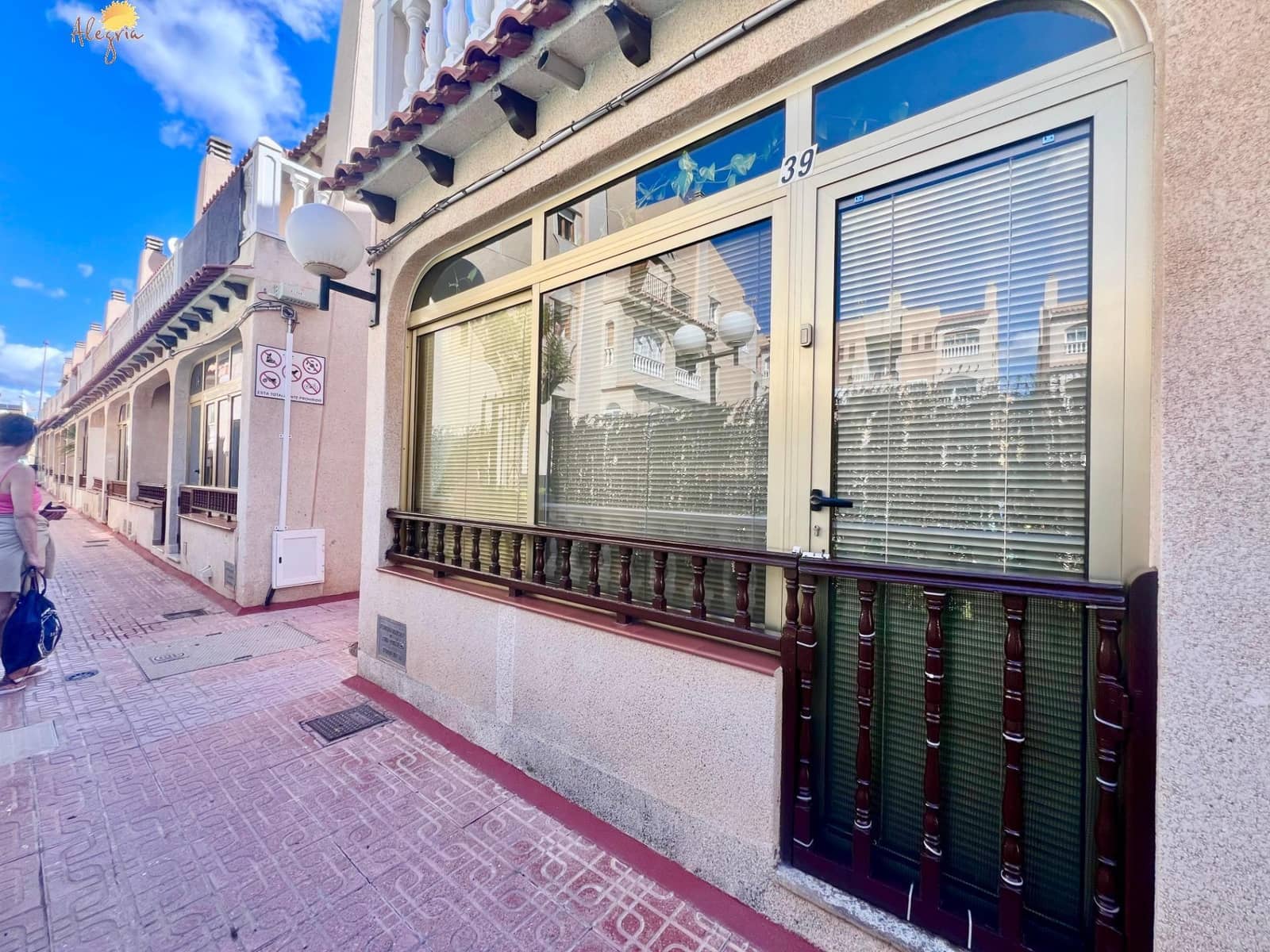 3 quarto Moradia Geminada para venda em Torrevieja com piscina - 159 900 € (Ref: 8940032)