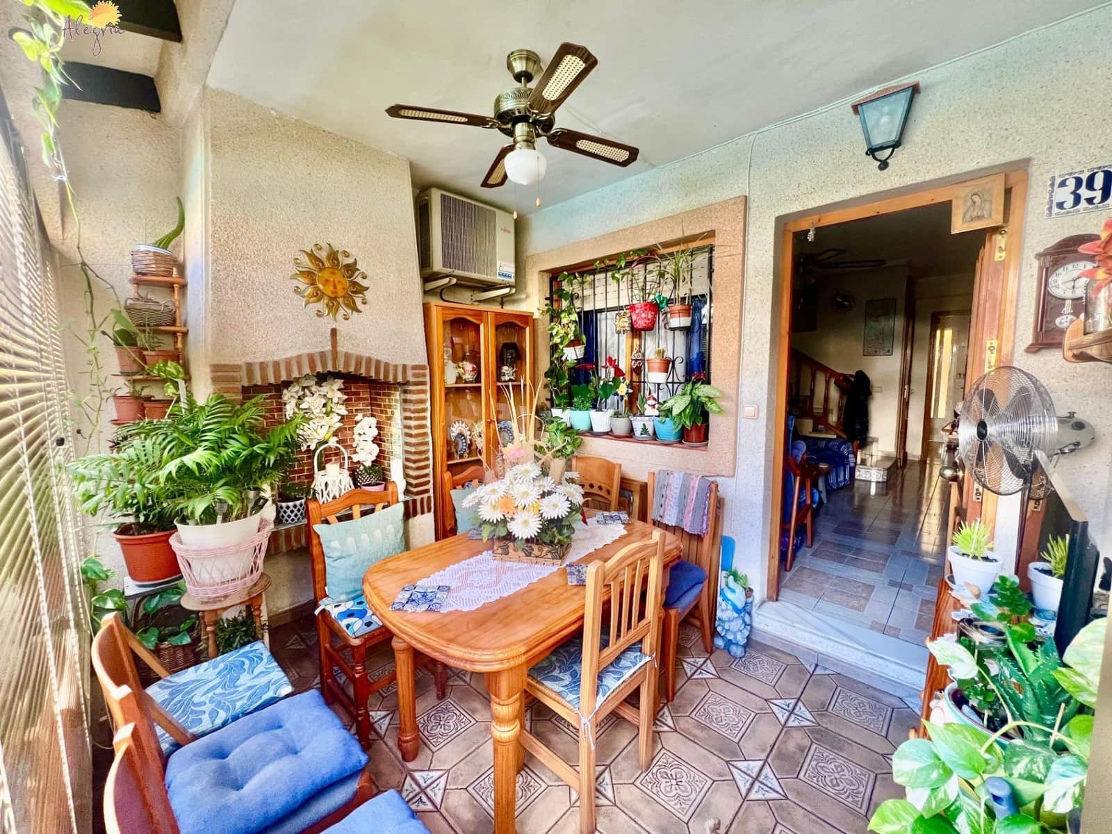 3 quarto Moradia Geminada para venda em Torrevieja com piscina - 159 900 € (Ref: 8940032)