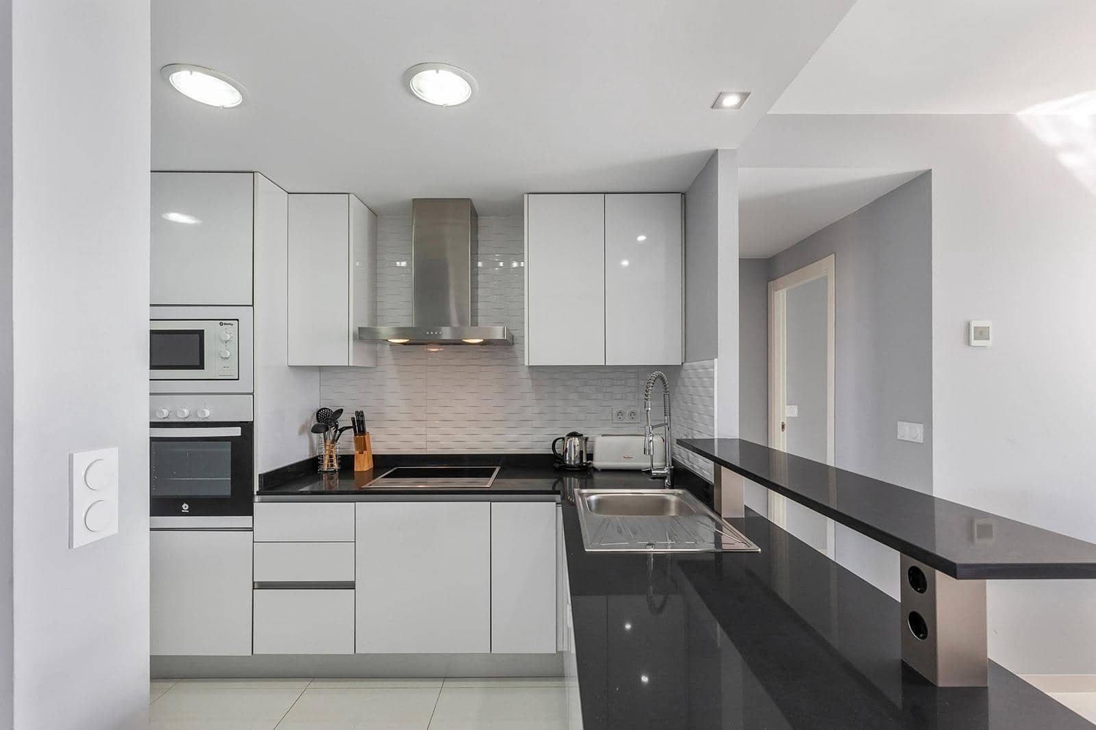 2 bedroom Apartment for sale in Punta Prima with pool - € 399,000 (Ref: 8940416)