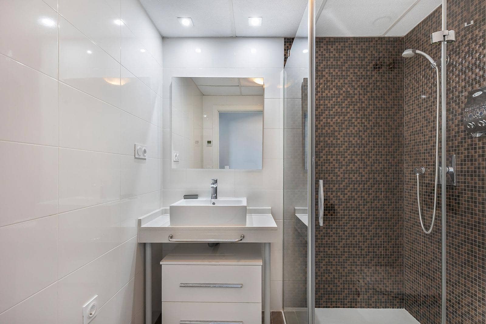 2 bedroom Apartment for sale in Punta Prima with pool - € 399,000 (Ref: 8940416)