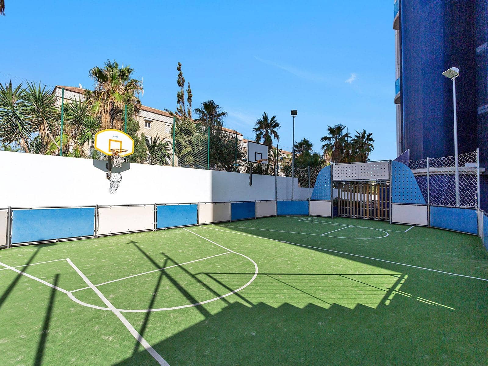 2 bedroom Apartment for sale in Punta Prima with pool - € 399,000 (Ref: 8940416)