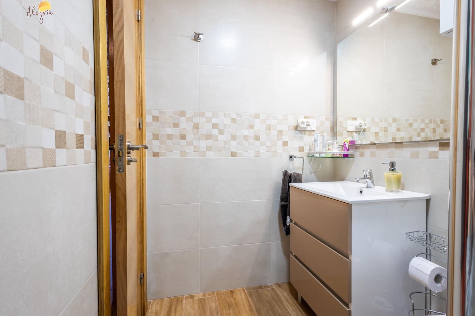 Apartamento de 3 habitaciones en Torrevieja en venta con garaje - 245.000 € (Ref: 8941318)