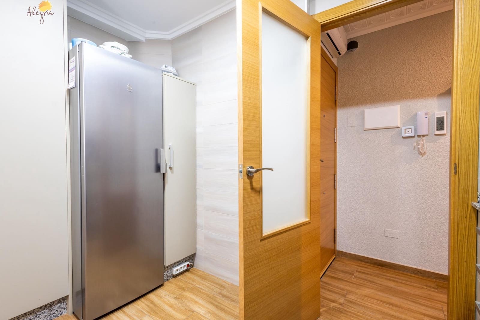 Apartamento de 3 habitaciones en Torrevieja en venta con garaje - 245.000 € (Ref: 8941318)