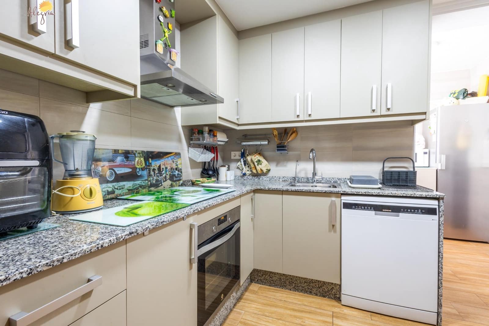 Apartamento de 3 habitaciones en Torrevieja en venta con garaje - 245.000 € (Ref: 8941318)