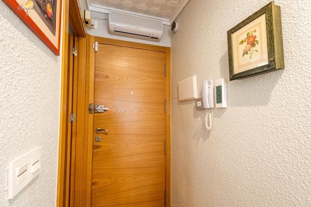 Apartamento de 3 habitaciones en Playa del Acequión, Torrevieja en venta con garaje - 245.000 € (Ref: 8941318)