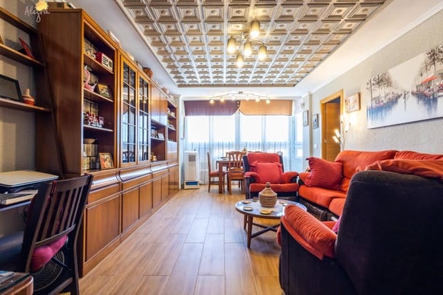 Apartamento de 3 habitaciones en Playa del Acequión, Torrevieja en venta con garaje - 245.000 € (Ref: 8941318)