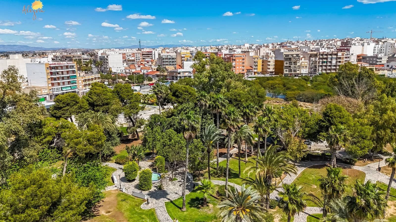 Apartamento de 3 habitaciones en Torrevieja en venta con garaje - 245.000 € (Ref: 8941318)