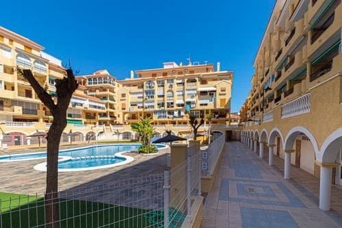 2 soveværelse Lejlighed til salg i Los Europeos, Torrevieja med swimmingpool garage - € 206.800 (Ref: 8951408)