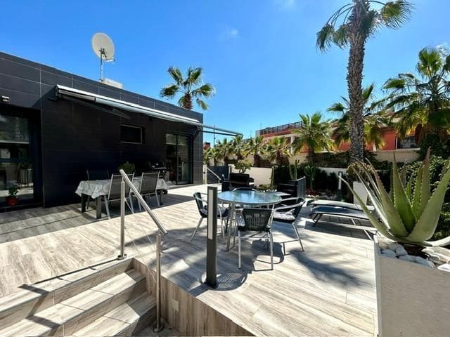 2 soveværelse Rækkehus til salg i Orihuela Costa med swimmingpool - € 299.500 (Ref: 8951409)