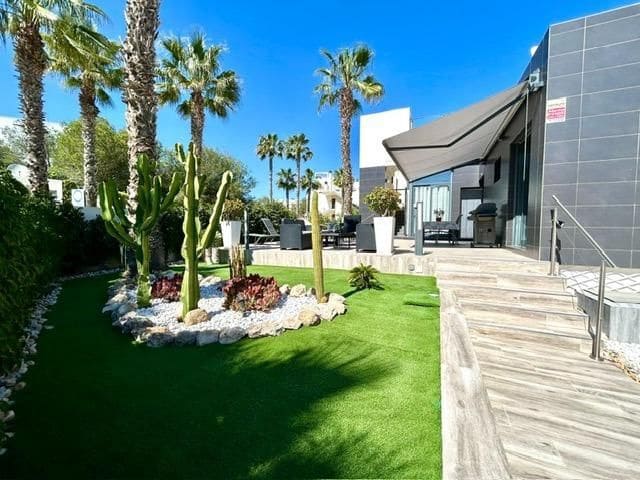 2 soveværelse Rækkehus til salg i Orihuela Costa med swimmingpool - € 299.500 (Ref: 8951409)