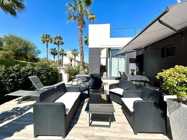 2 soveværelse Rækkehus til salg i Orihuela Costa med swimmingpool - € 299.500 (Ref: 8951409)