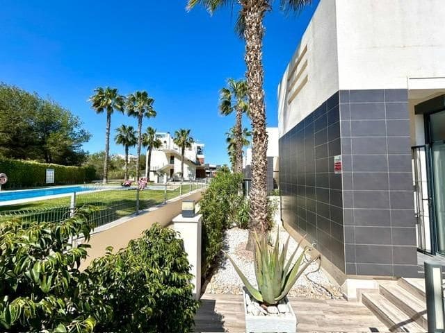 2 soveværelse Rækkehus til salg i Orihuela Costa med swimmingpool - € 299.500 (Ref: 8951409)
