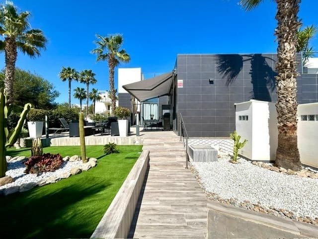 2 soveværelse Rækkehus til salg i Orihuela Costa med swimmingpool - € 299.500 (Ref: 8951409)