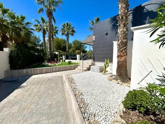 2 soveværelse Rækkehus til salg i Orihuela Costa med swimmingpool - € 299.500 (Ref: 8951409)