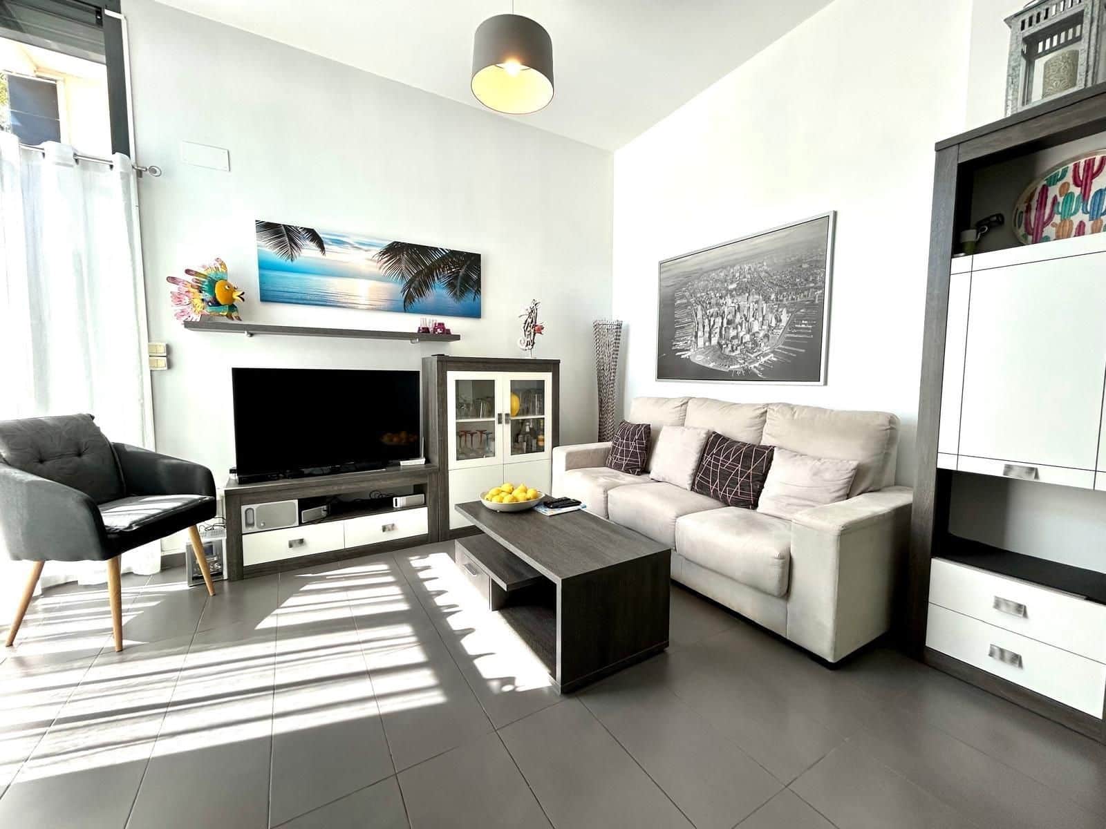 2 soveværelse Rækkehus til salg i Orihuela Costa med swimmingpool - € 299.500 (Ref: 8951409)