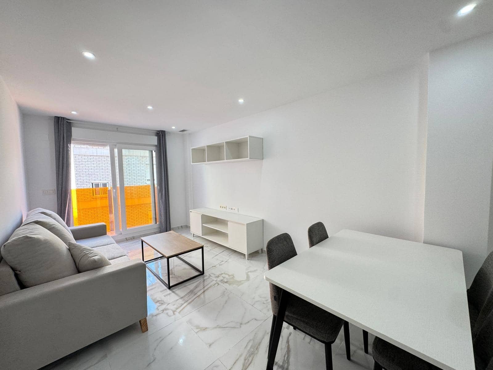 Apartamento de 2 habitaciones en Torrevieja en venta con garaje - 235.000 € (Ref: 8972811)