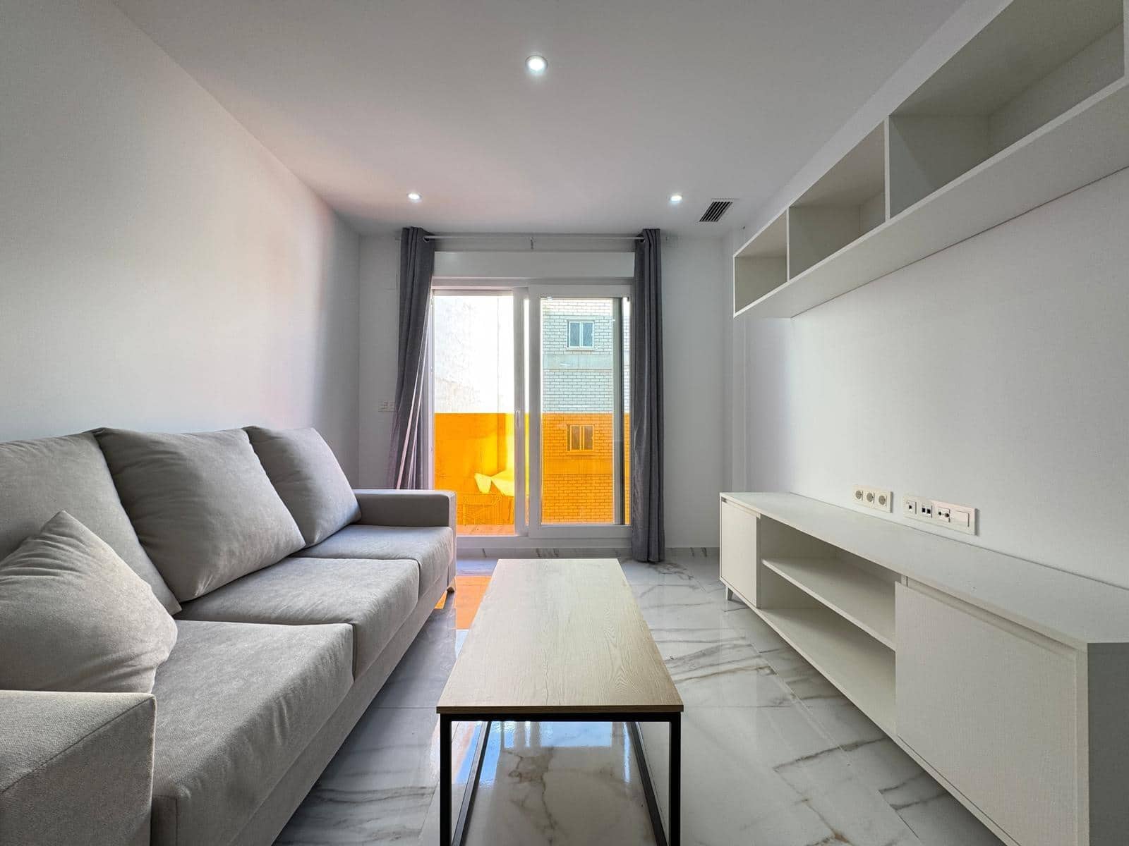 Apartamento de 2 habitaciones en Torrevieja en venta con garaje - 235.000 € (Ref: 8972811)