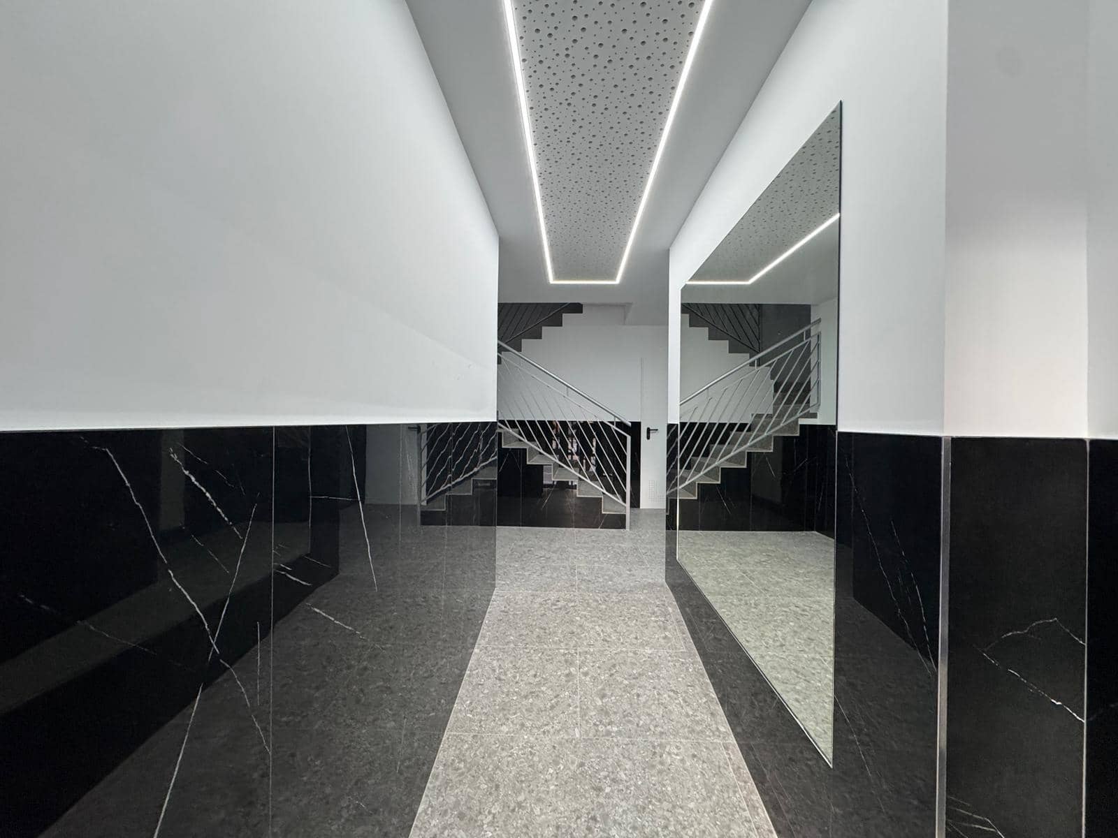 Apartamento de 2 habitaciones en Torrevieja en venta con garaje - 235.000 € (Ref: 8972811)