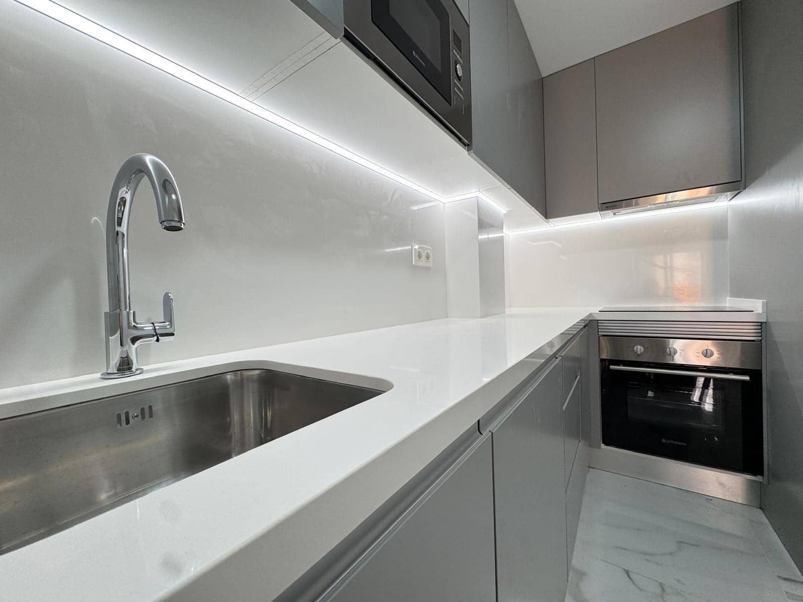 Apartamento de 2 habitaciones en Torrevieja en venta con garaje - 235.000 € (Ref: 8972811)