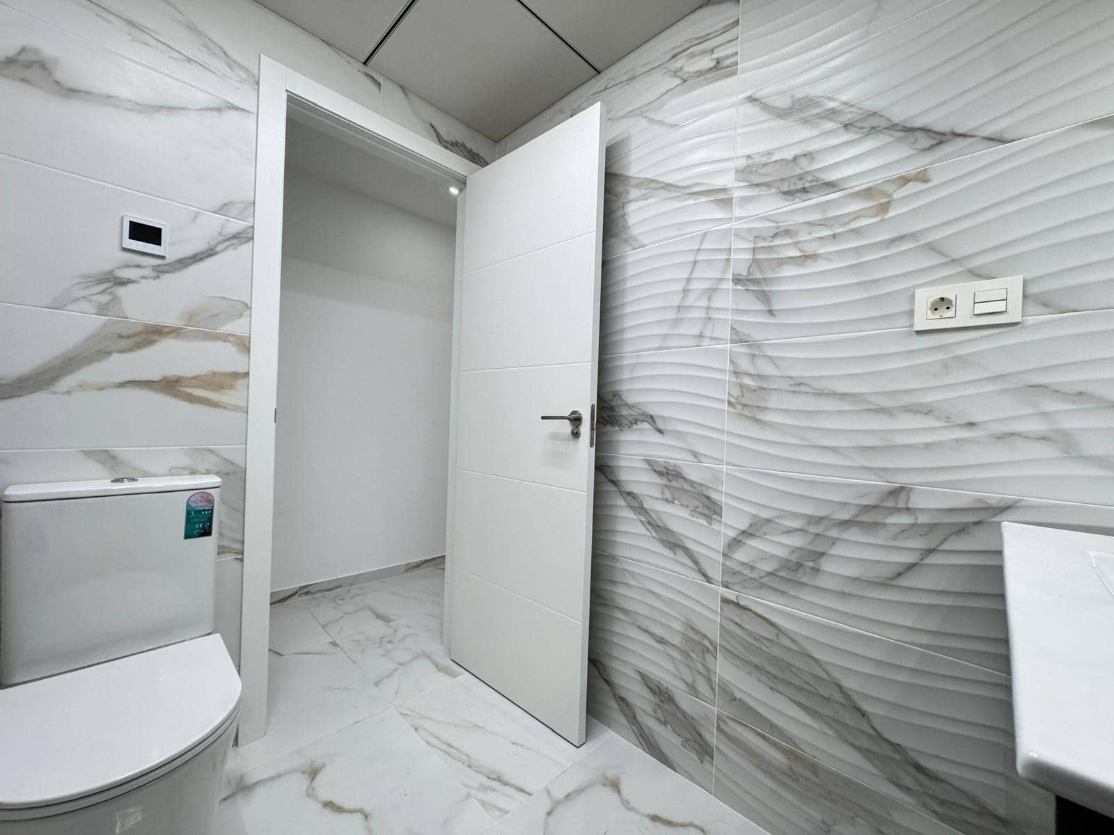 Apartamento de 2 habitaciones en Torrevieja en venta con garaje - 235.000 € (Ref: 8972811)